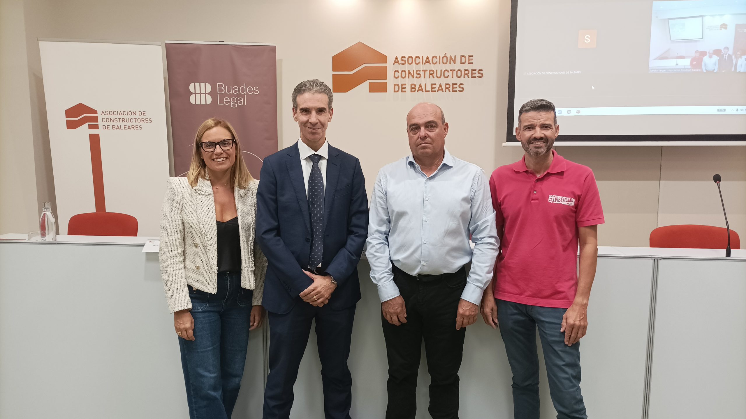 Éxito de participación en la Jornada “Cómo legalizar una construcción en suelo rústico”, ofrecida por Buades Legal