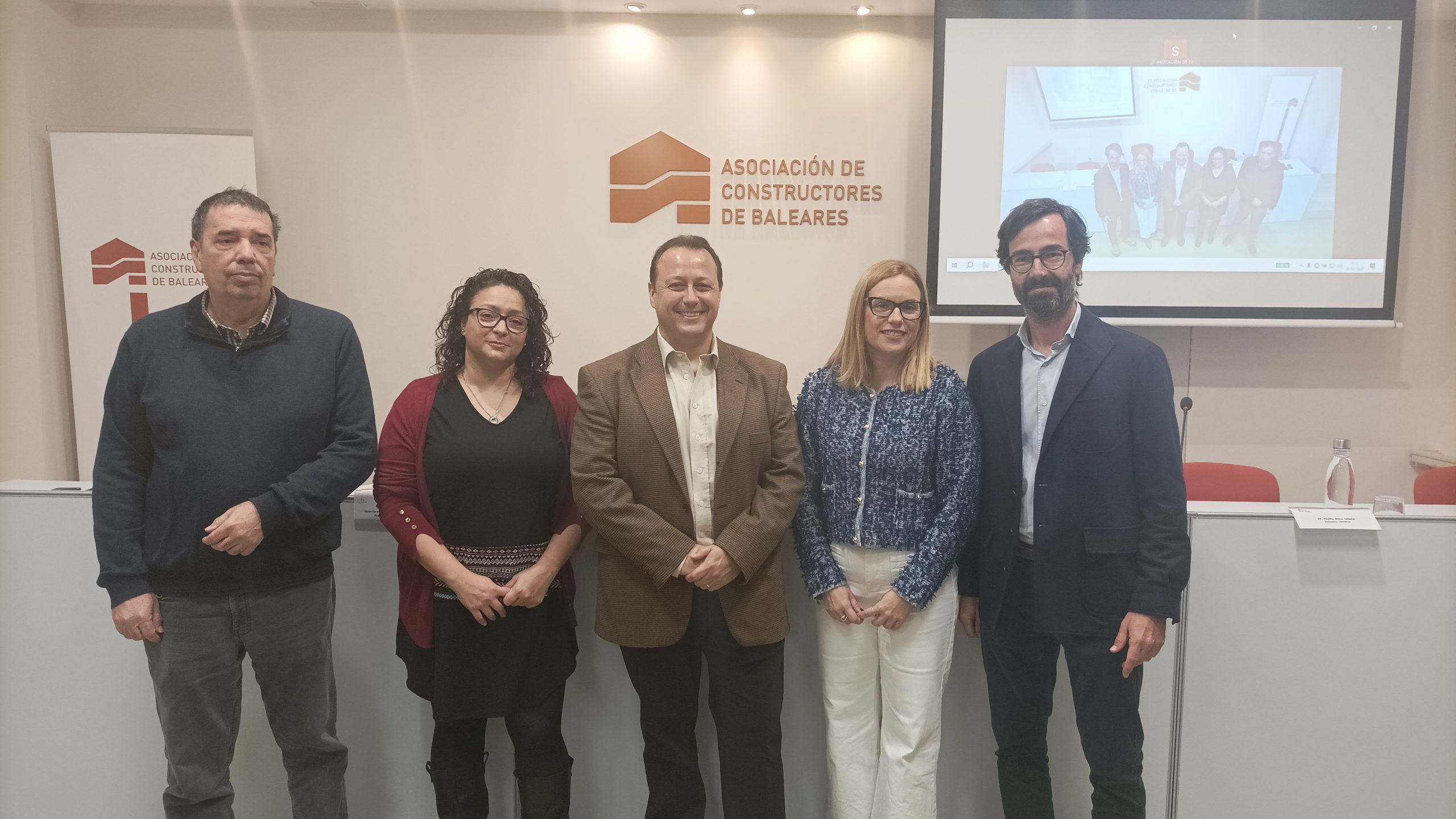 Jornada “Construyendo un equipo saludable: Cómo afrontar factores de riesgo en el equipo de trabajo»