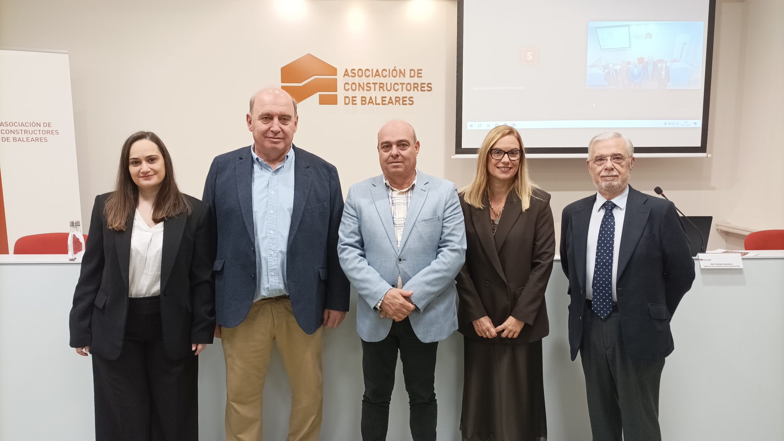 Jornada «Éxito de participación en la Jornada “Novedades en materia de contratación: la Clasificación”